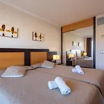 Luxury Apartment 100 Mtrs Beach